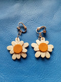 Boucles oreilles fleurs en cuir